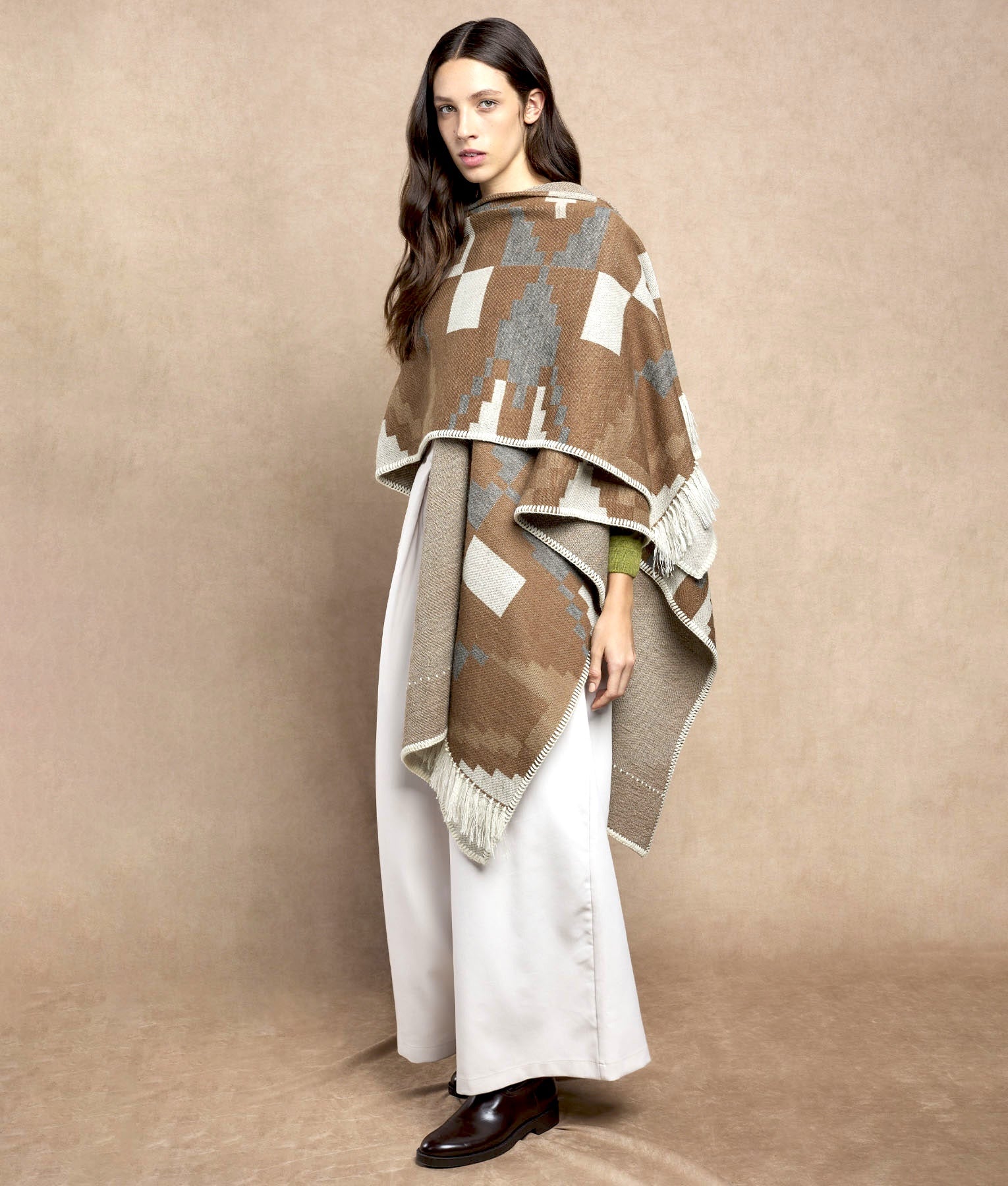 Mago Jacquard Cape C001