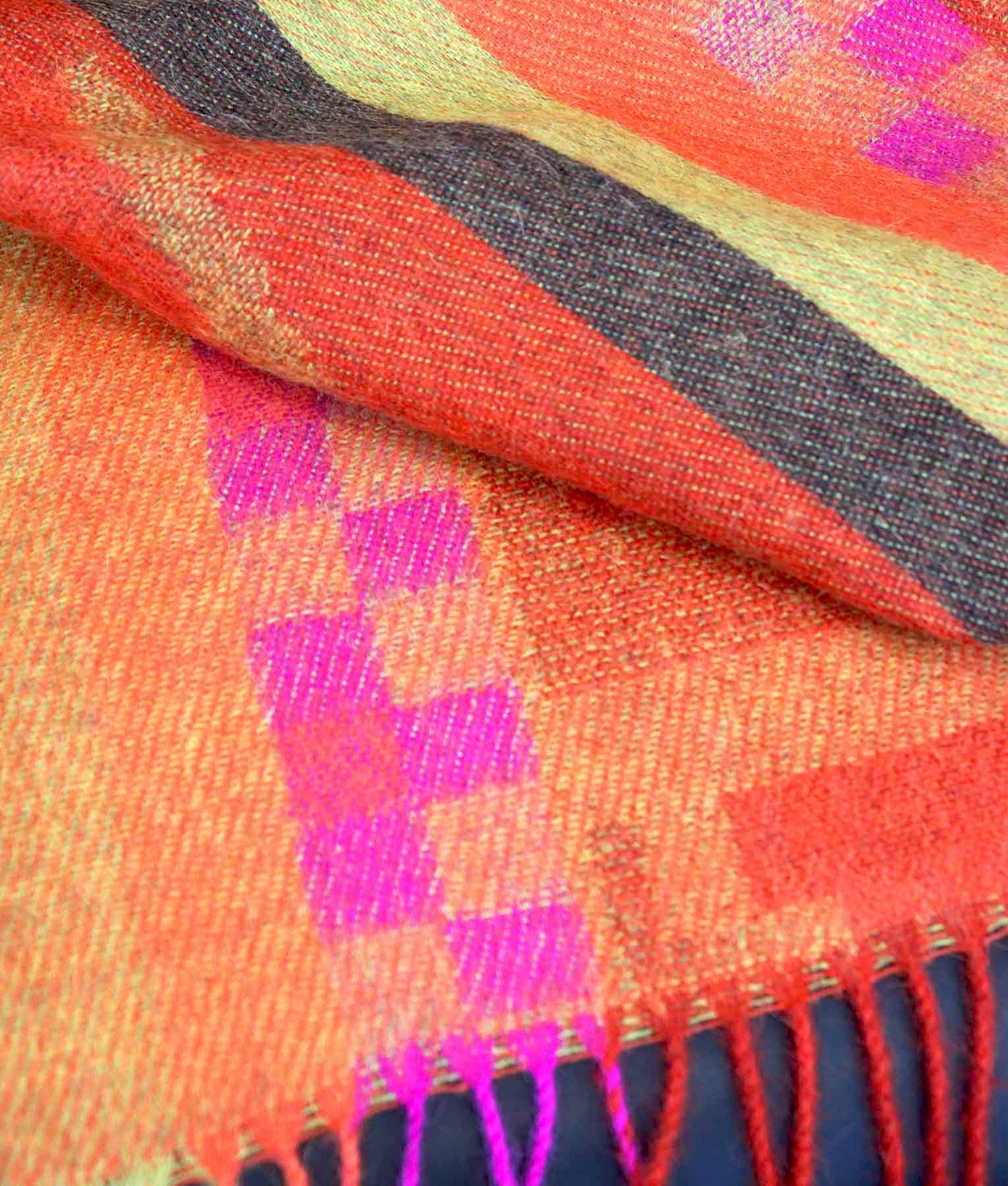 Los Ceramicos Jacquard - Throw - Multicolour Red