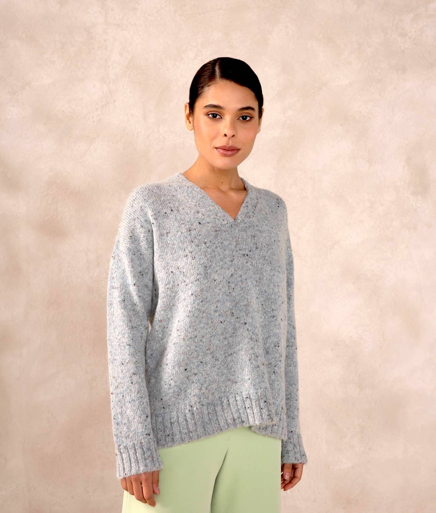 Easy Fit Jersey V Neck Pullover C002