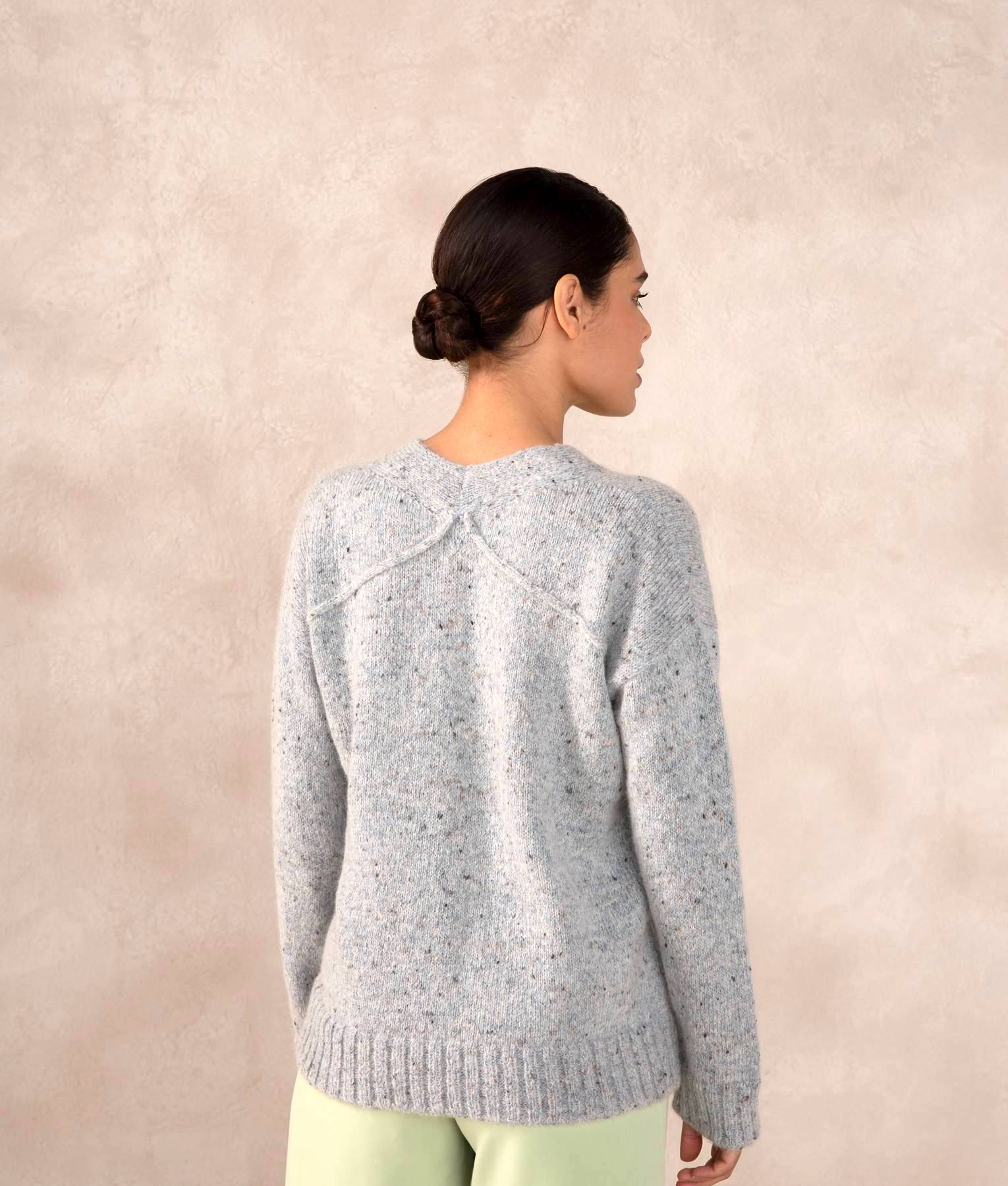 Easy Fit Jersey V Neck Pullover C002