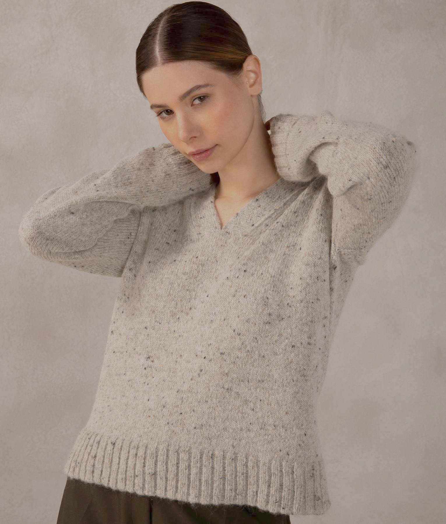Easy Fit Jersey V Neck Pullover C003