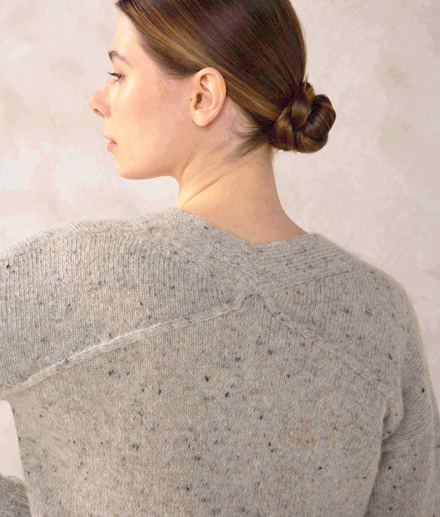 Easy Fit Jersey V Neck Pullover C003