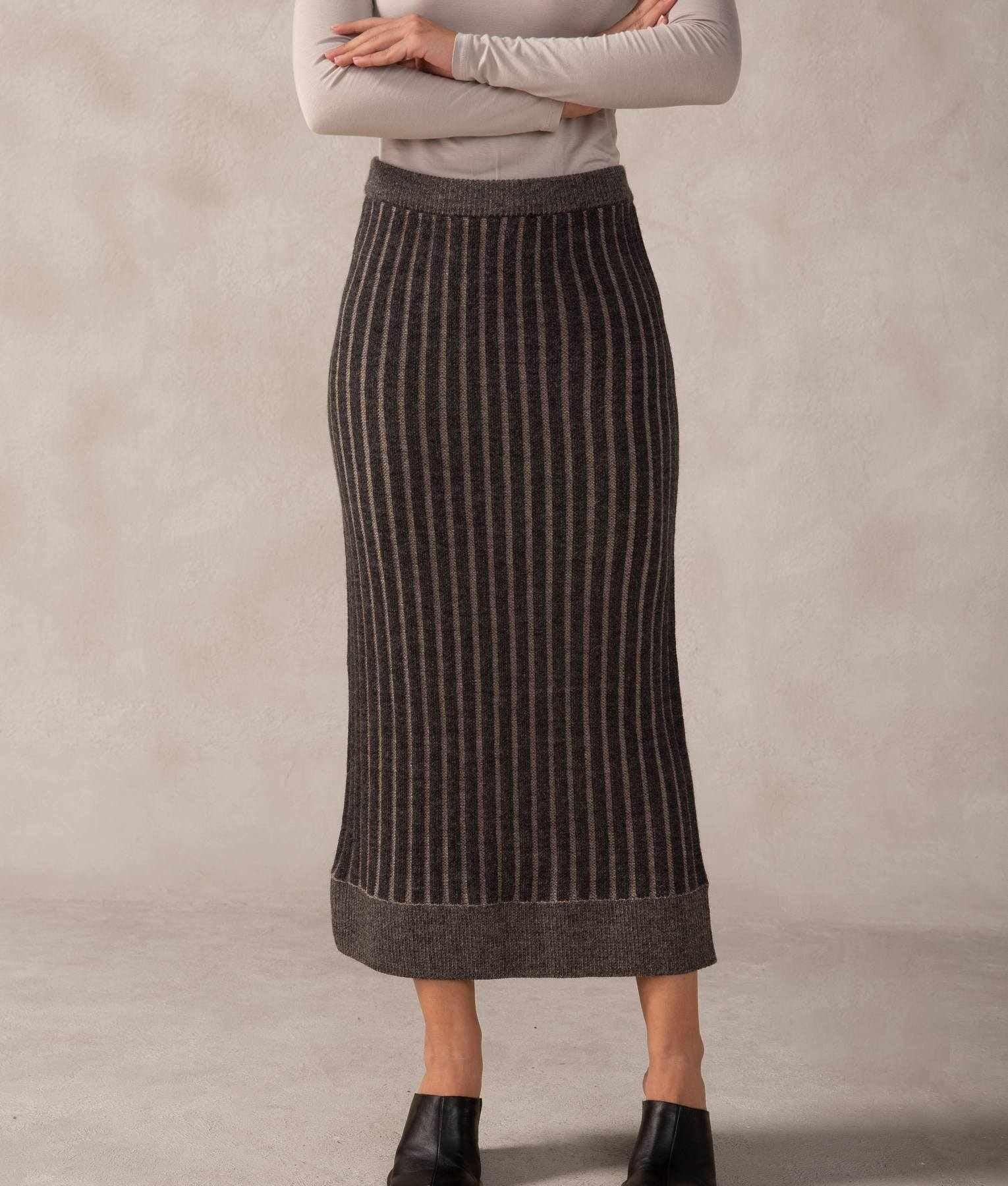 Reversible Ribbed Skirt C006