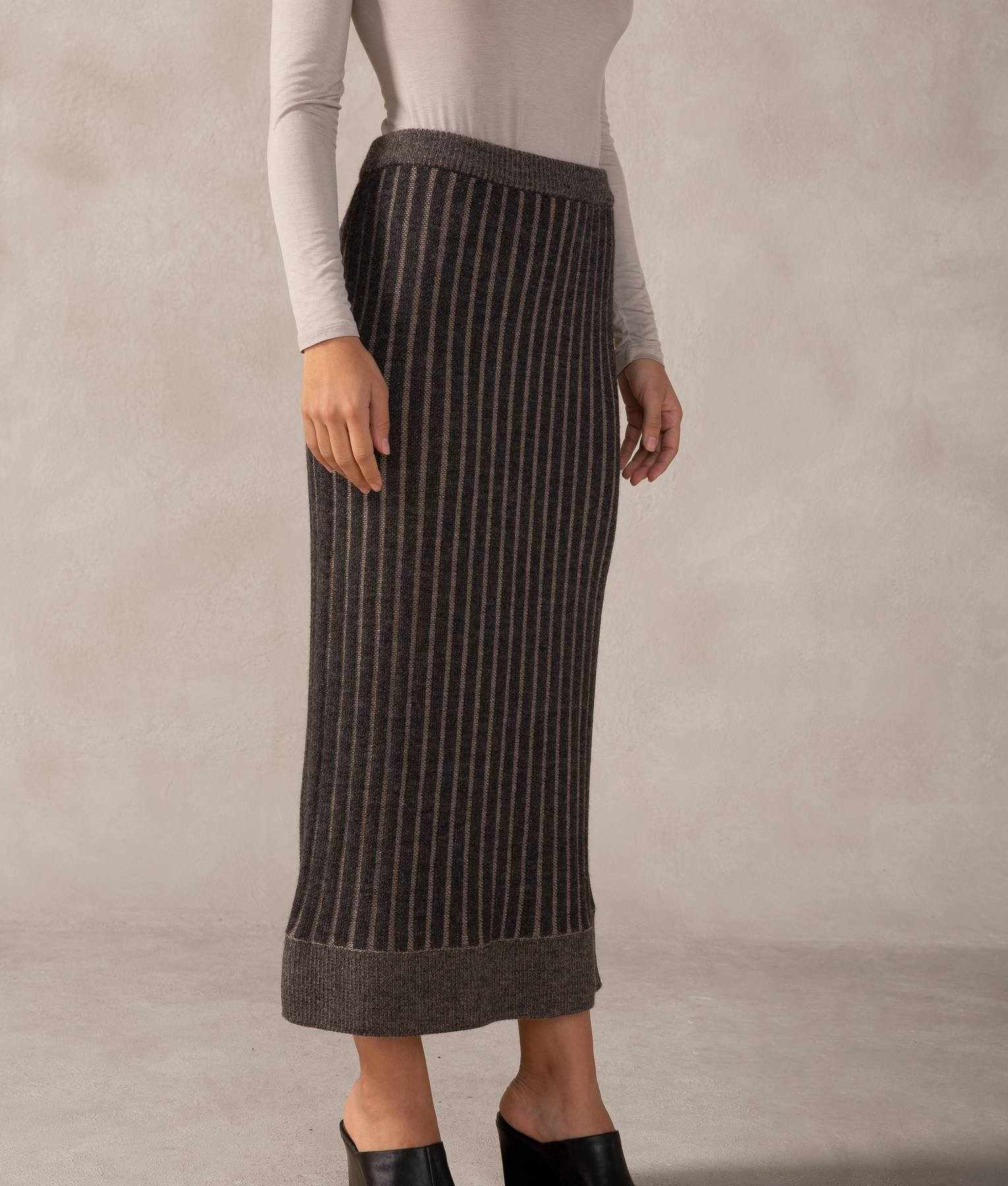 Reversible Ribbed Skirt C006