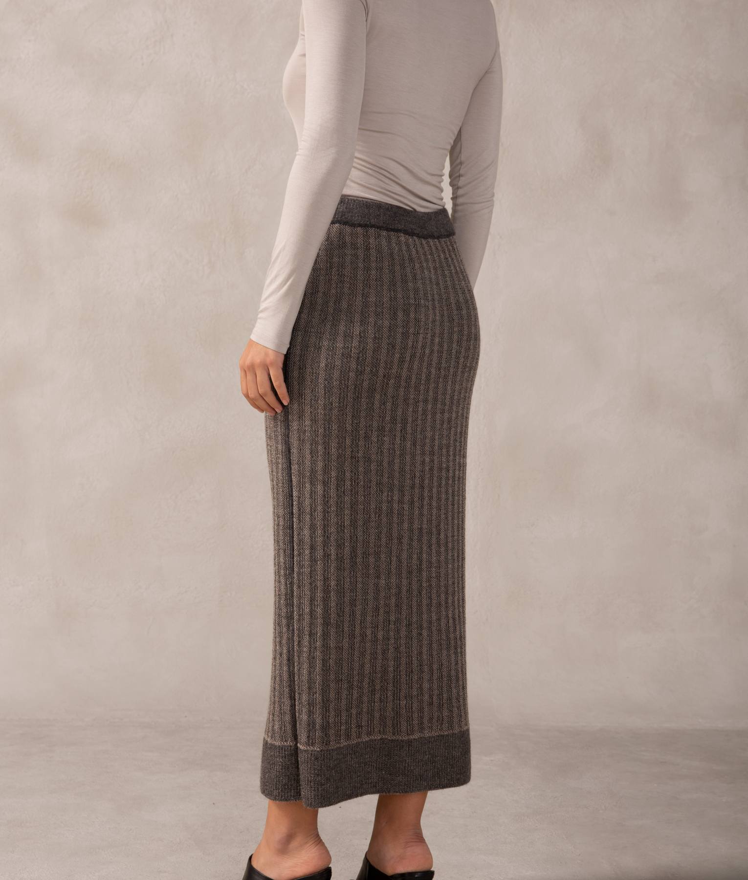 Reversible Ribbed Skirt C006