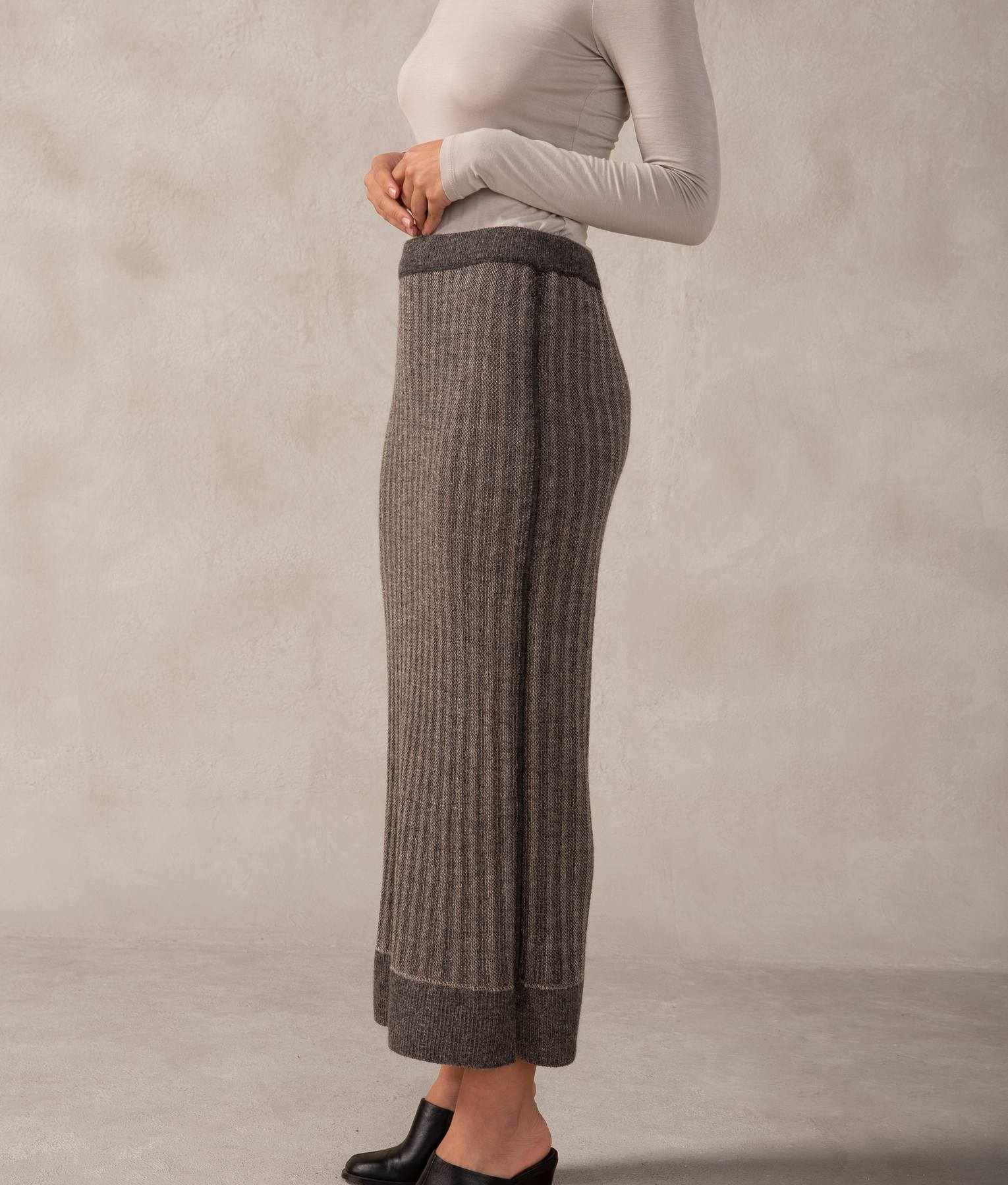 Reversible Ribbed Skirt C006