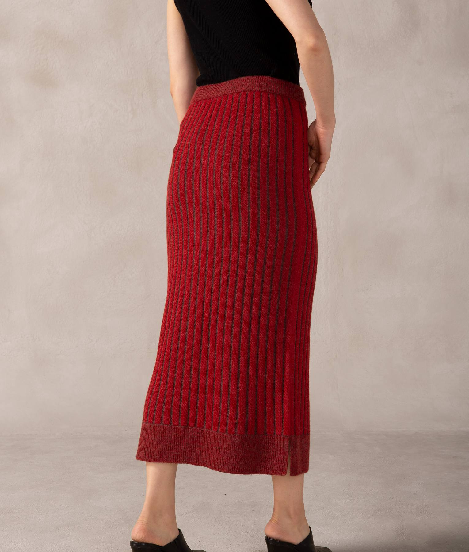 Reversible Ribbed Skirt C007