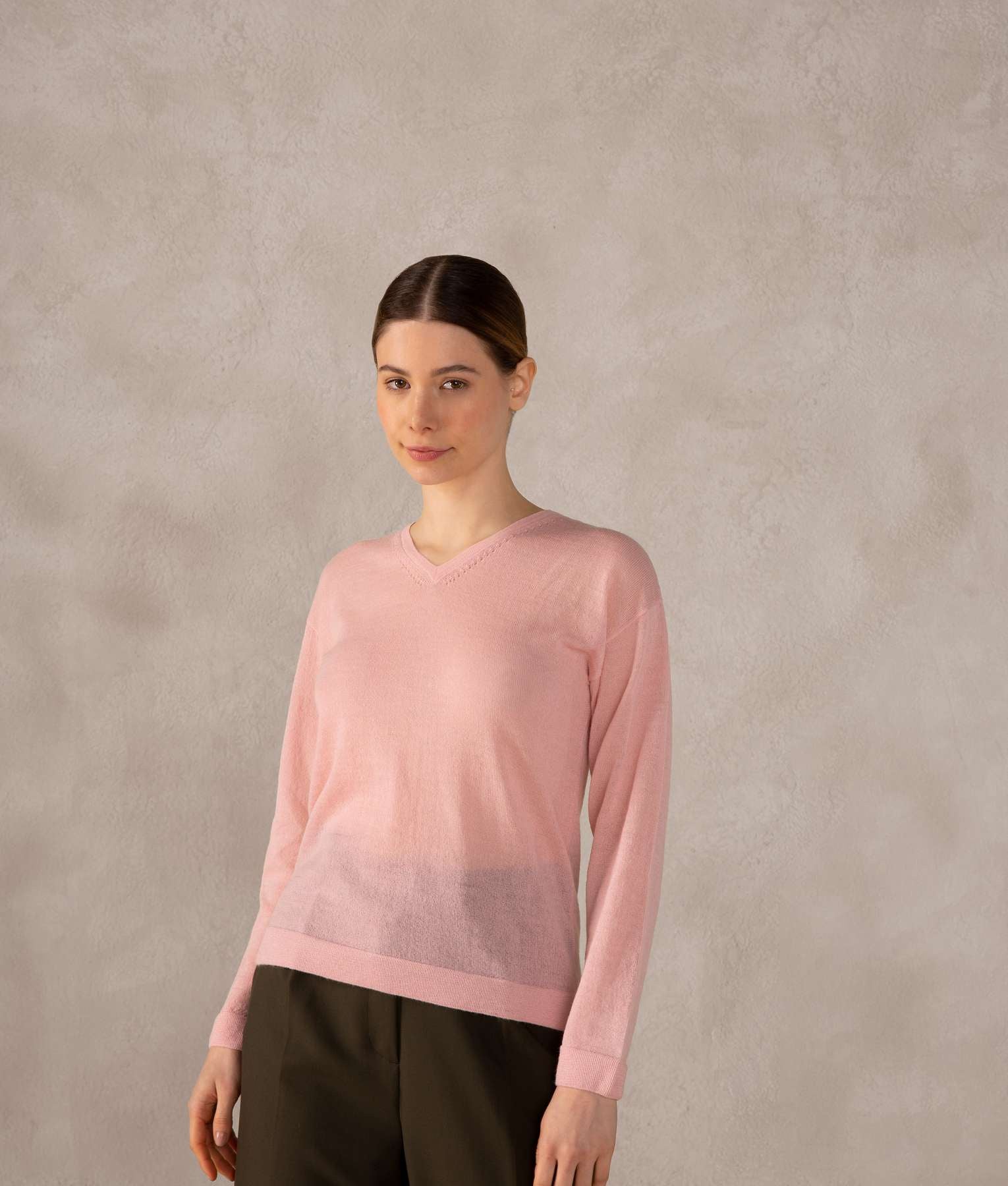 Basic Vee Pullover RJ15575