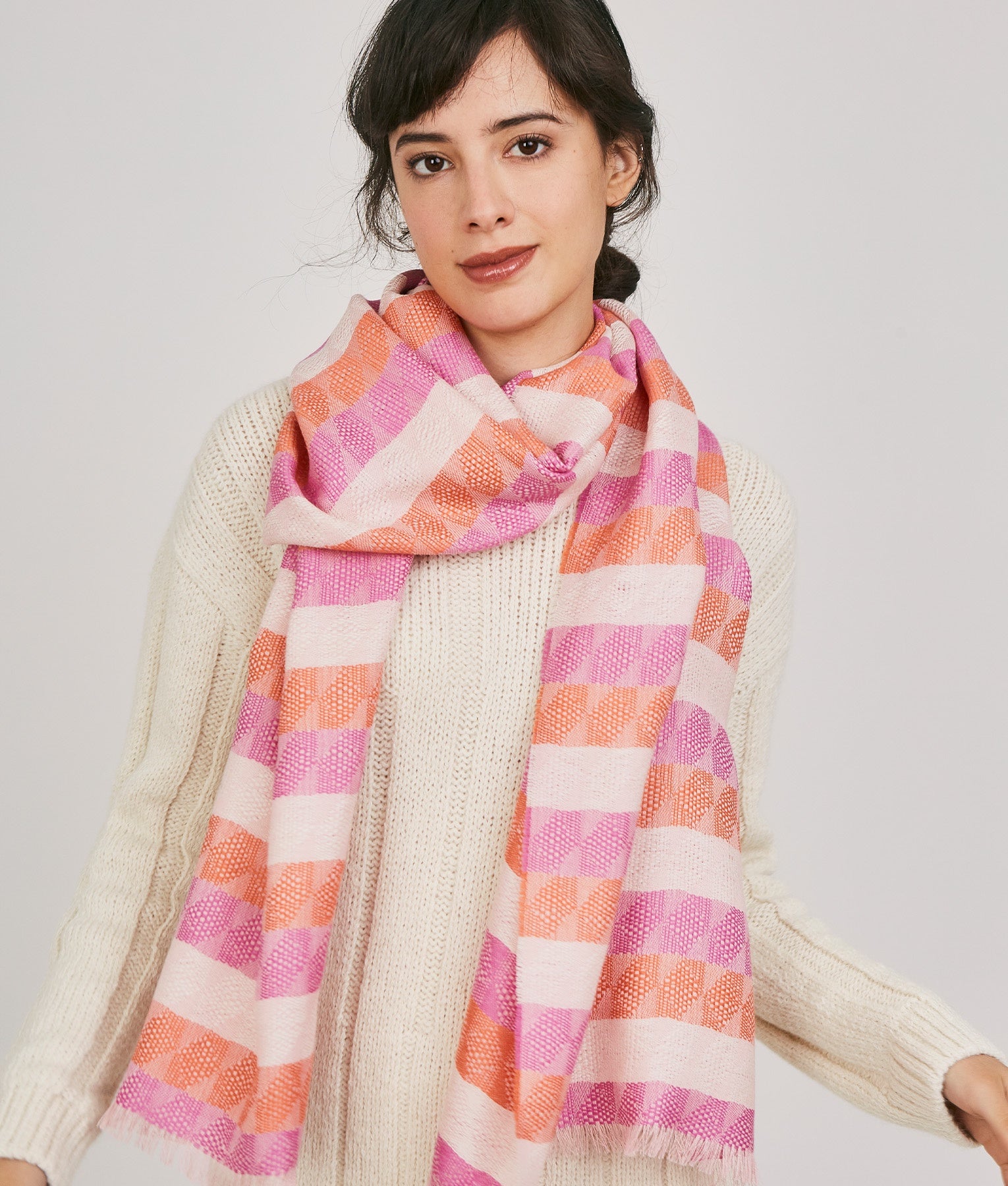 Renewed BW scarf C001