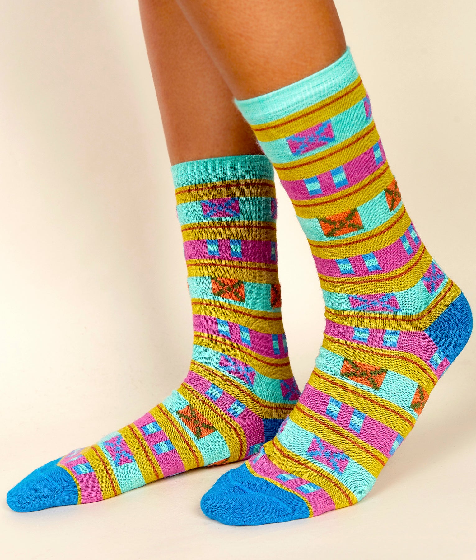 Crossed Ladies Socks C002