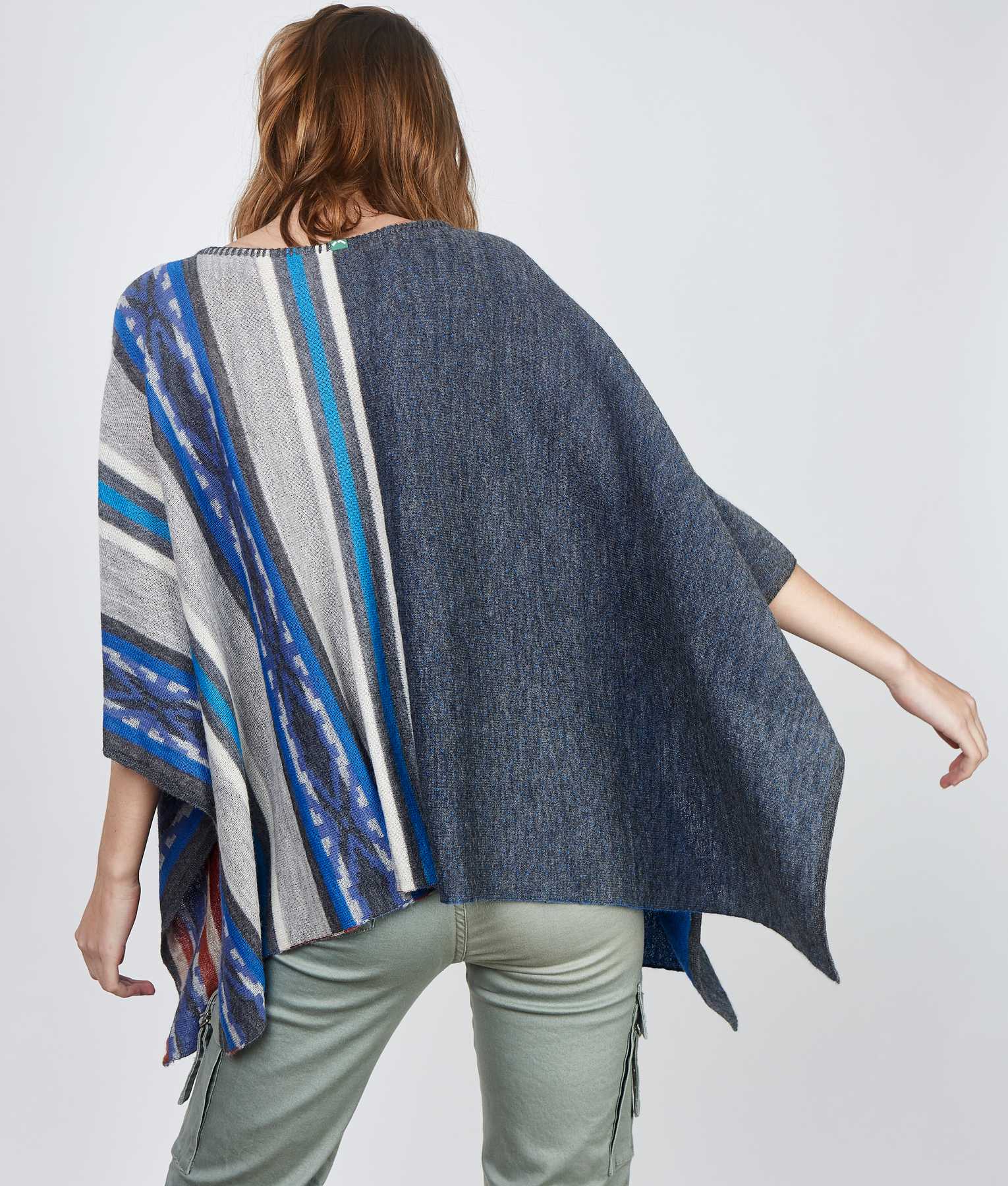 Inclined Poncho Reversible C002
