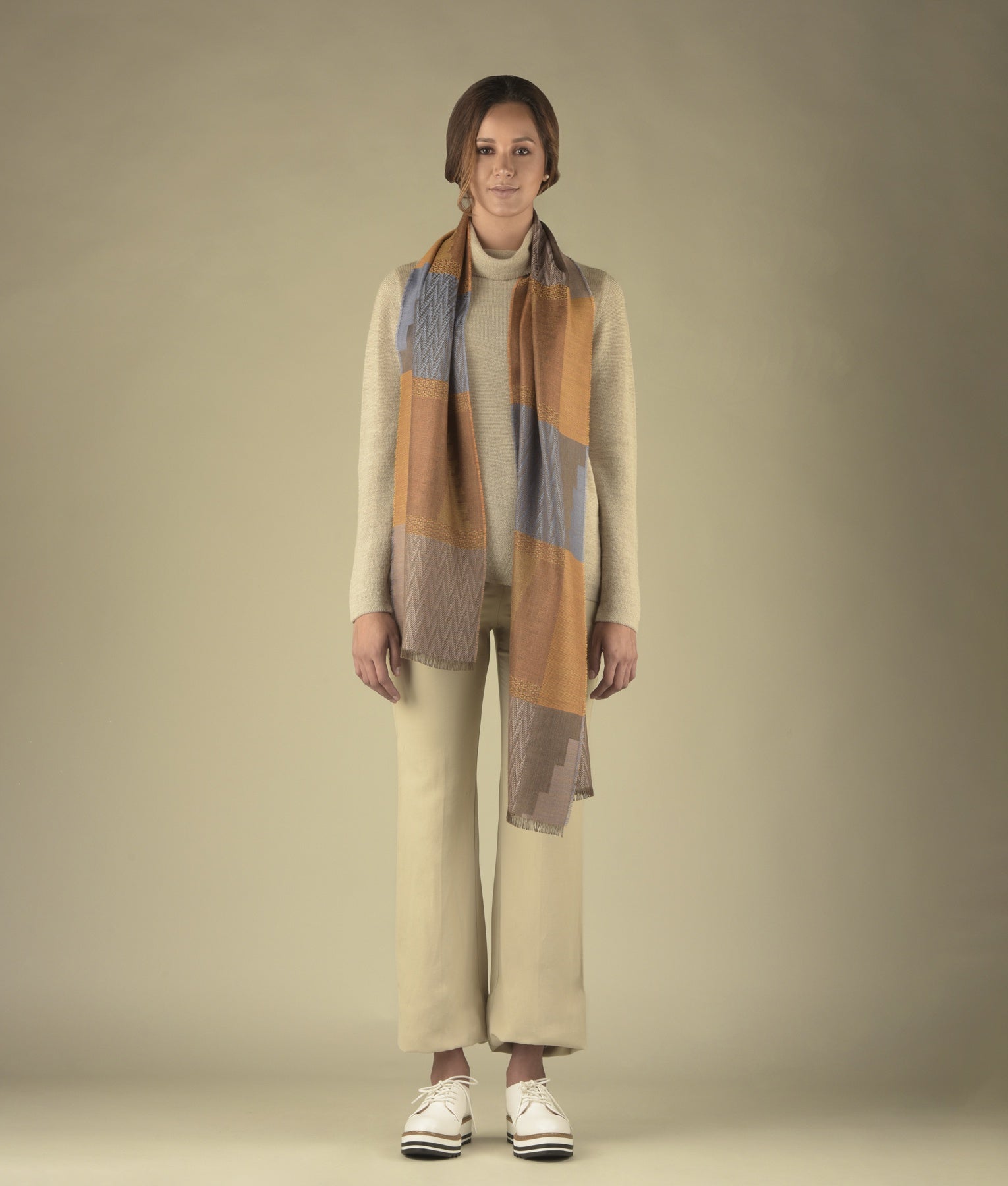 Triumph scarf C002