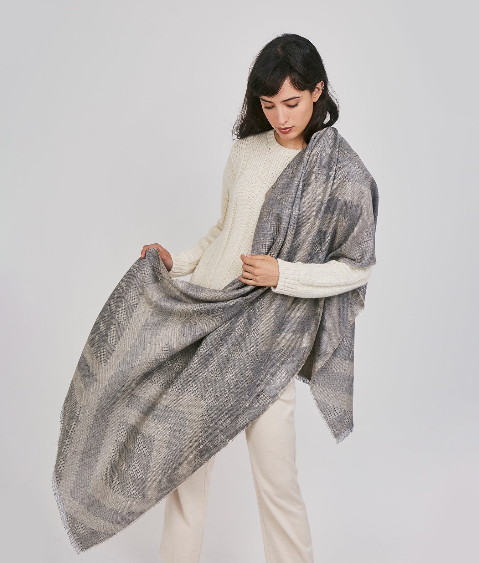 Twist Shawl 2436-02 C001