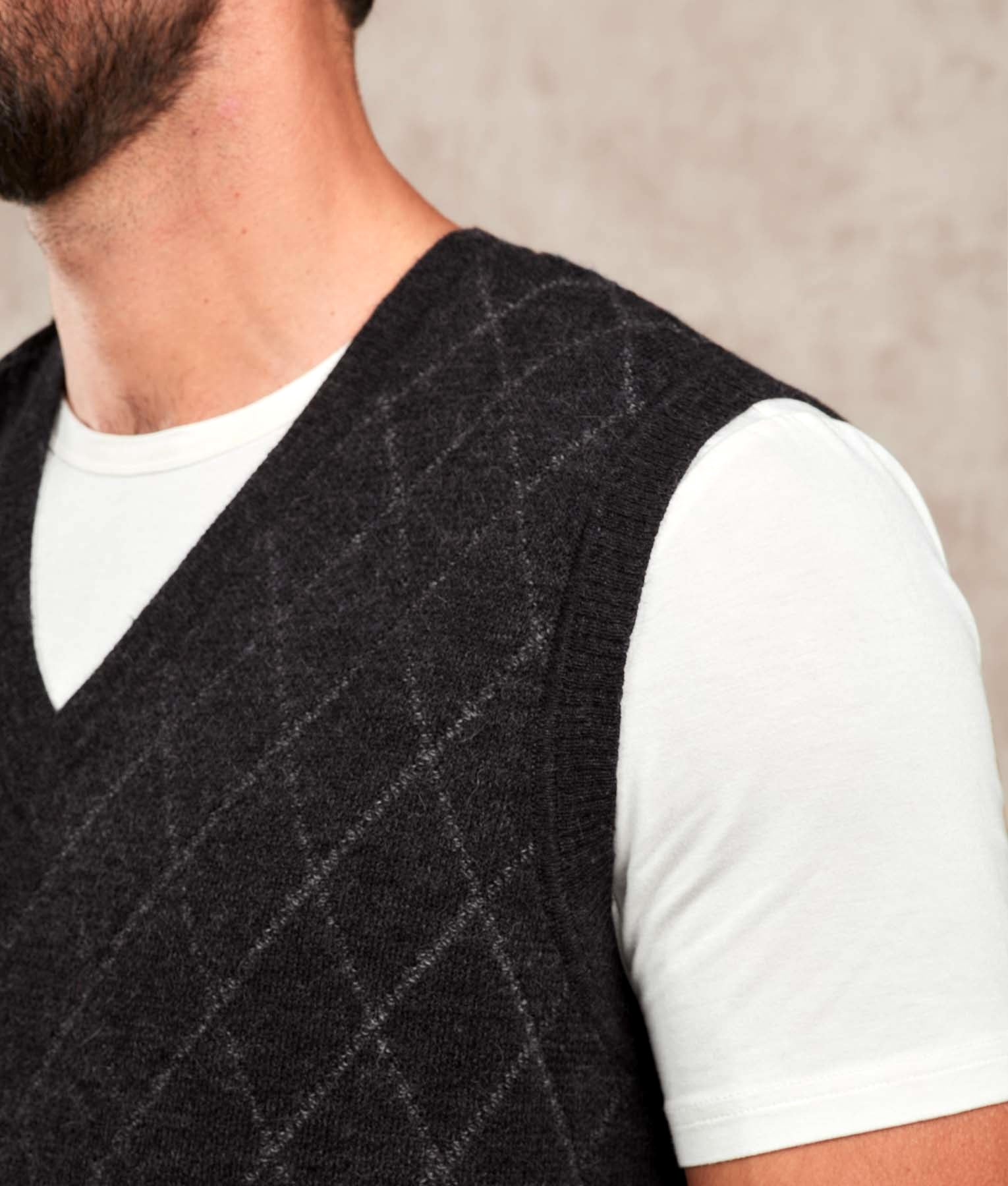 Los Cocos Alpaca Vest - Charcoal C002 - Men's