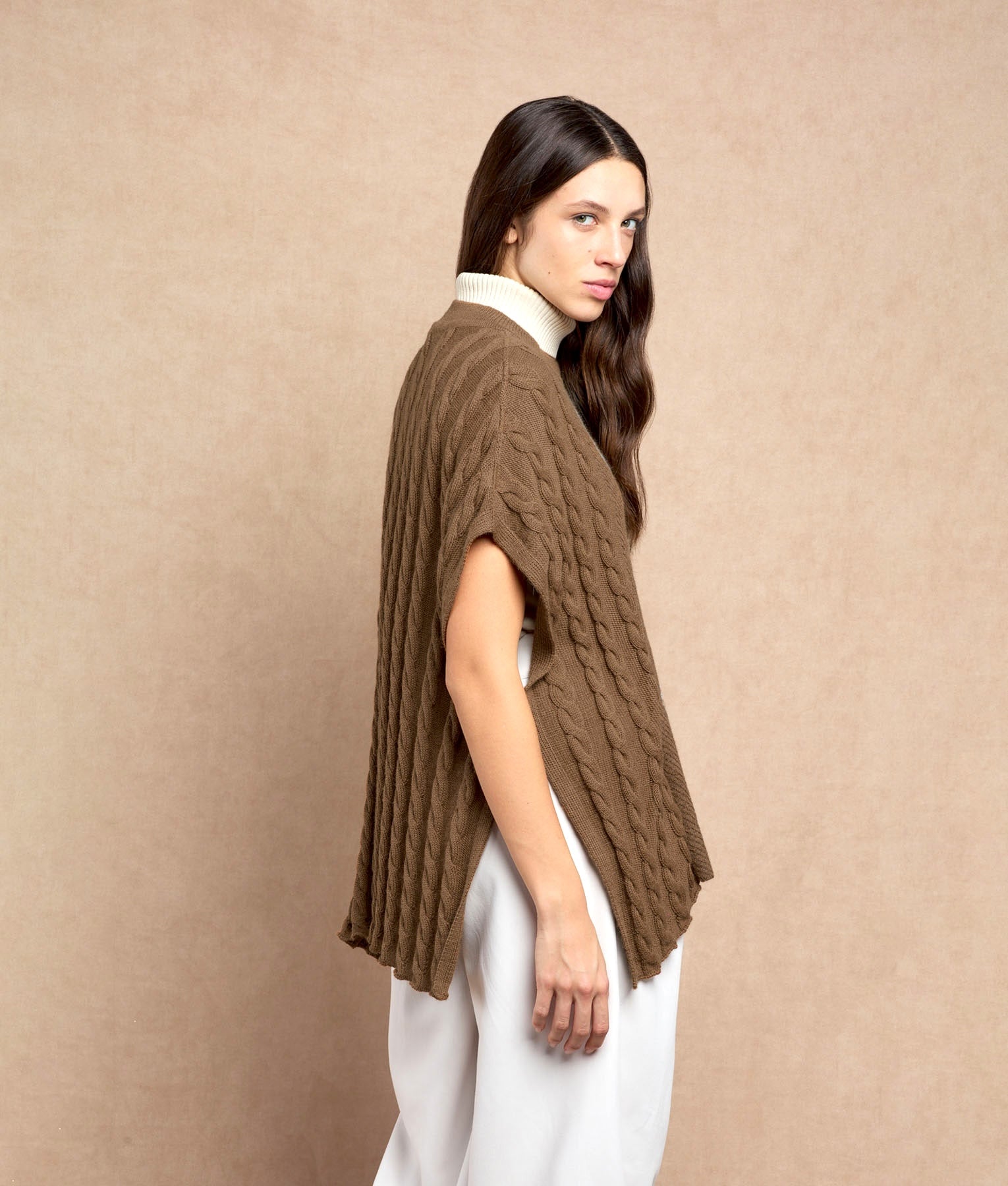 Cables & Structures Poncho With Sleeves C001