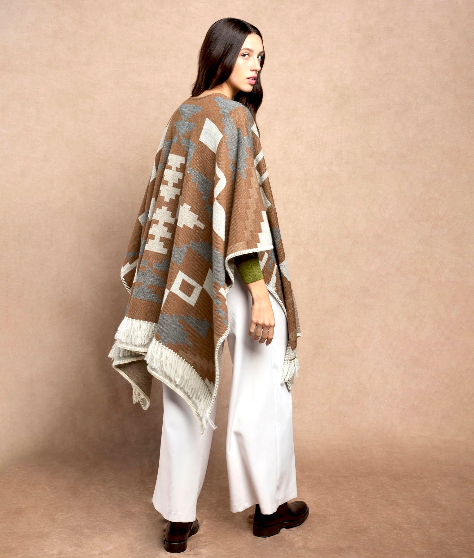 Mago Jacquard Cape C001