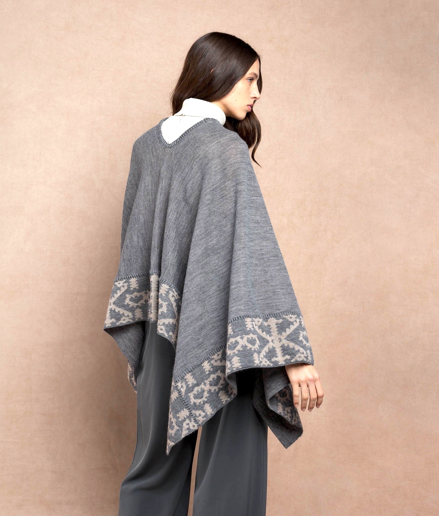 Double Face Trimmed Poncho - Grey & Oatmeal
