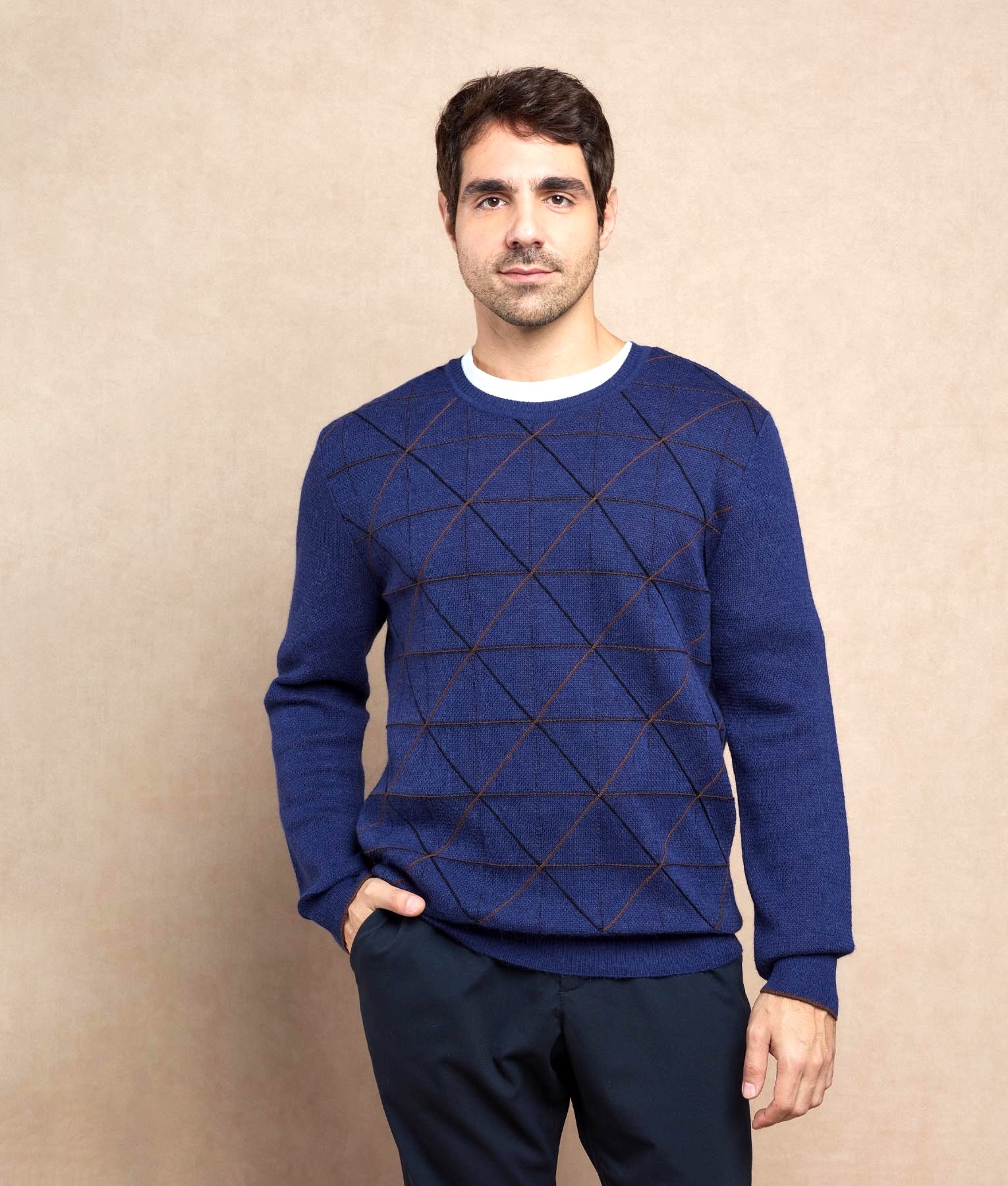 Men 's Embroidered Crew Neck Jumper C002