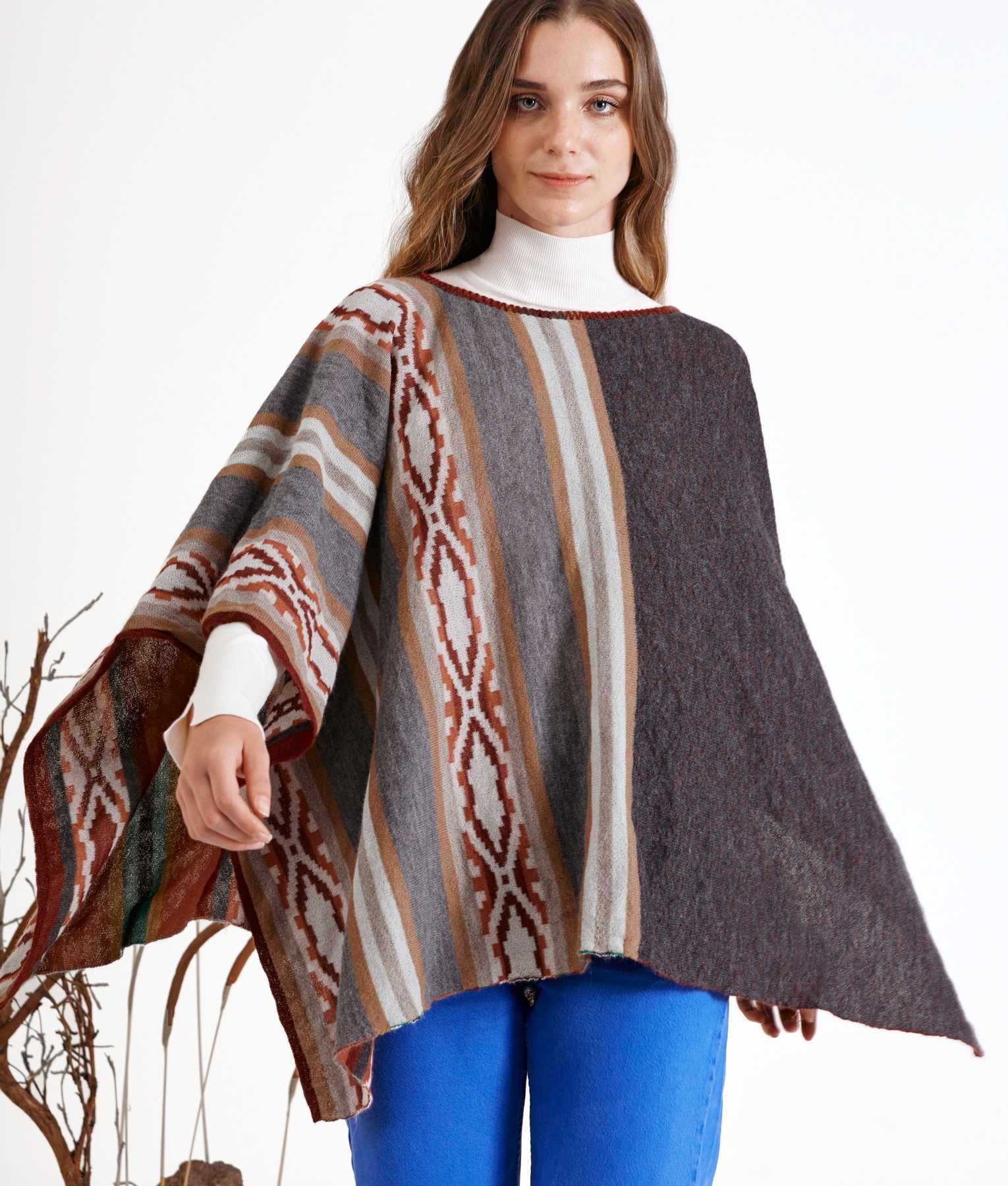 Inclined Poncho Reversible C003 - Alpaca