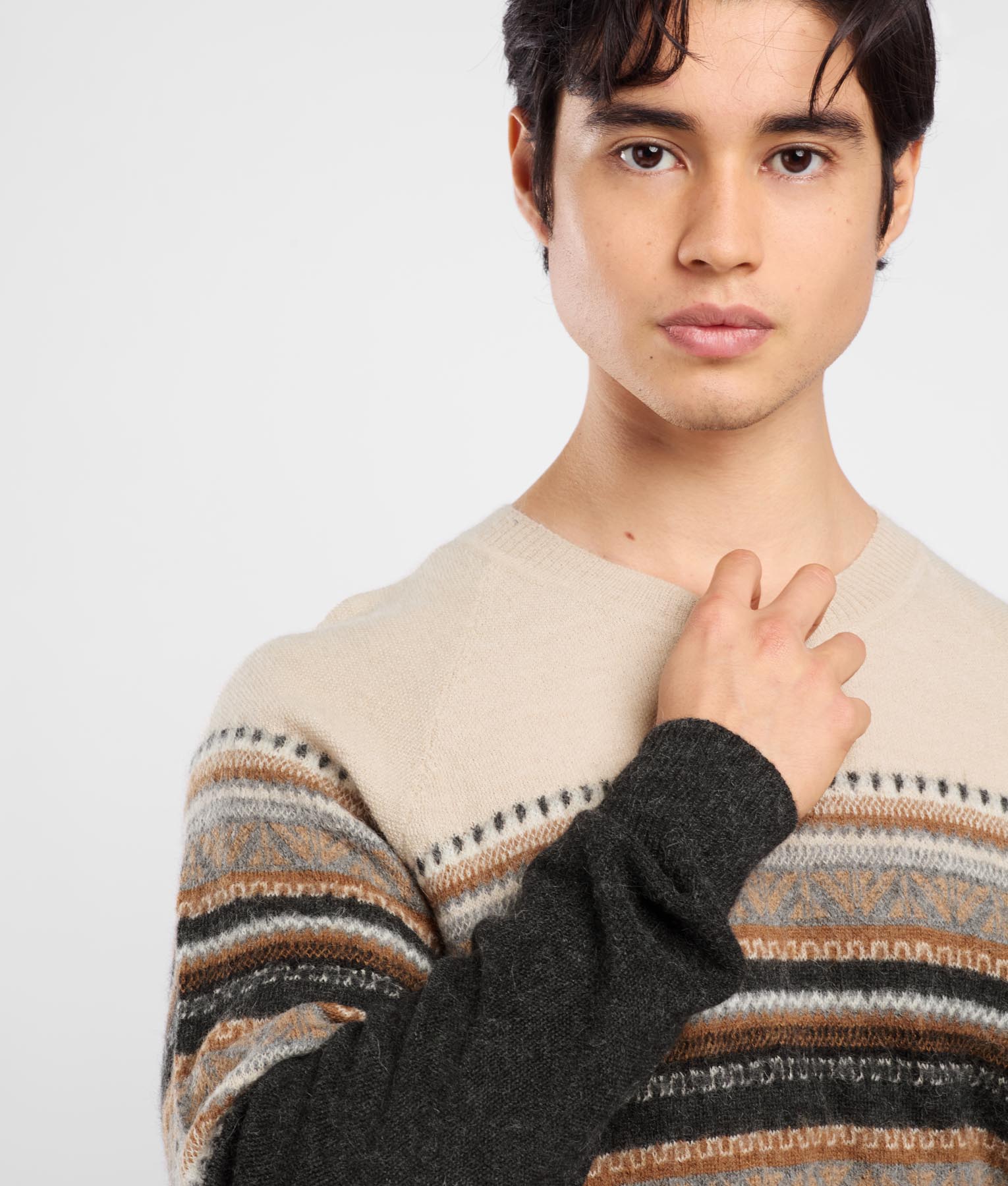 His Yoke Jacquard O Neck Jumper C001