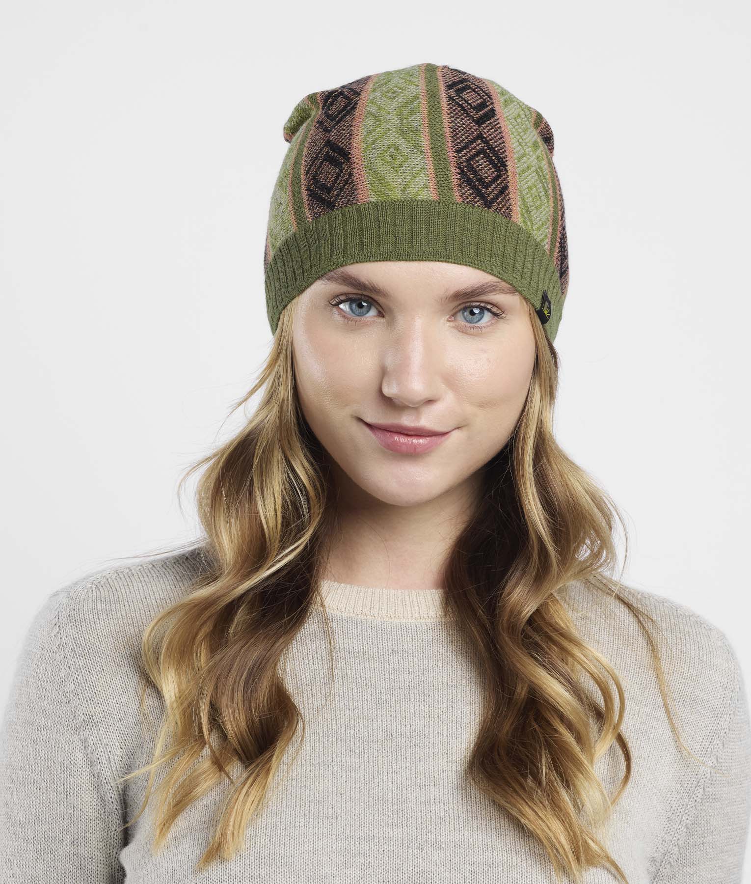 Las Huellas Beanie C004