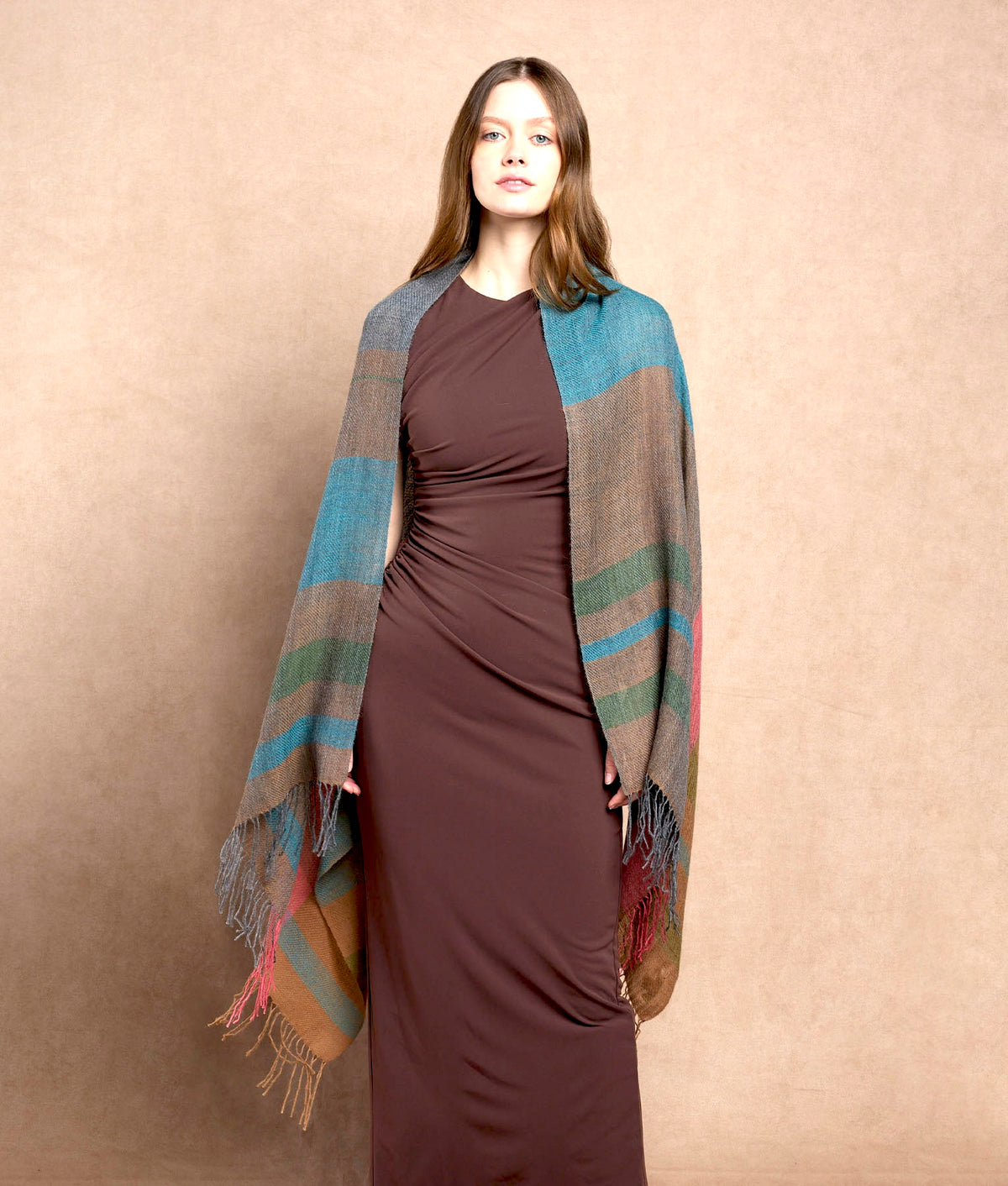 Layered Estola C001