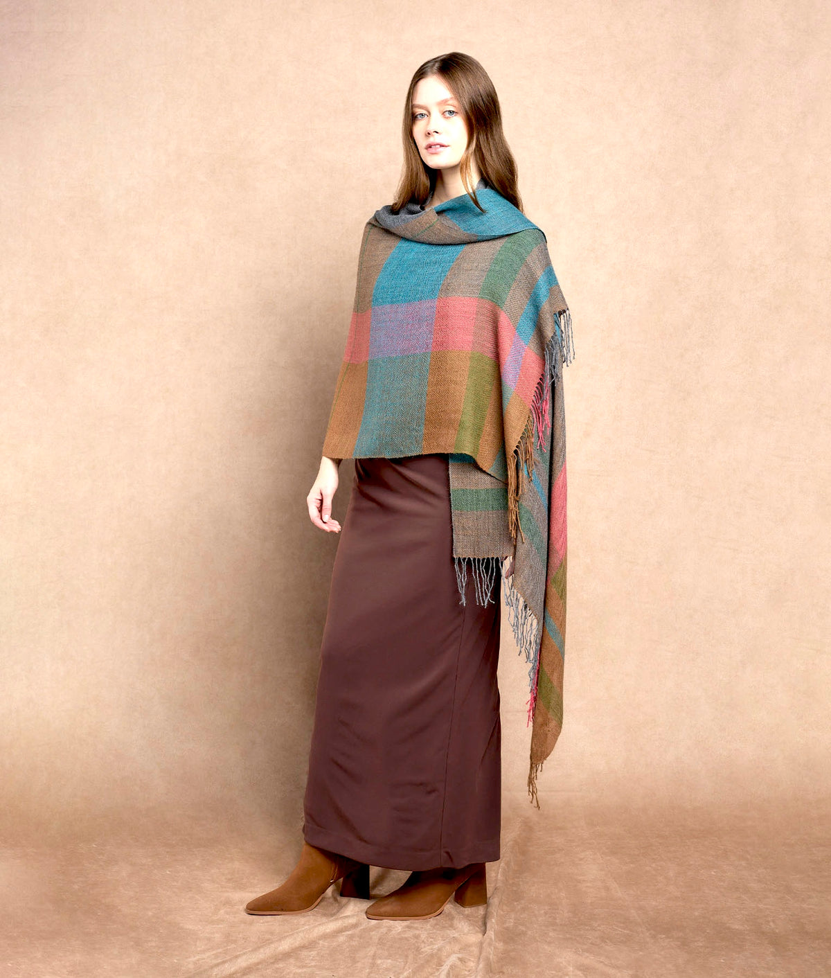 Layered Estola C001
