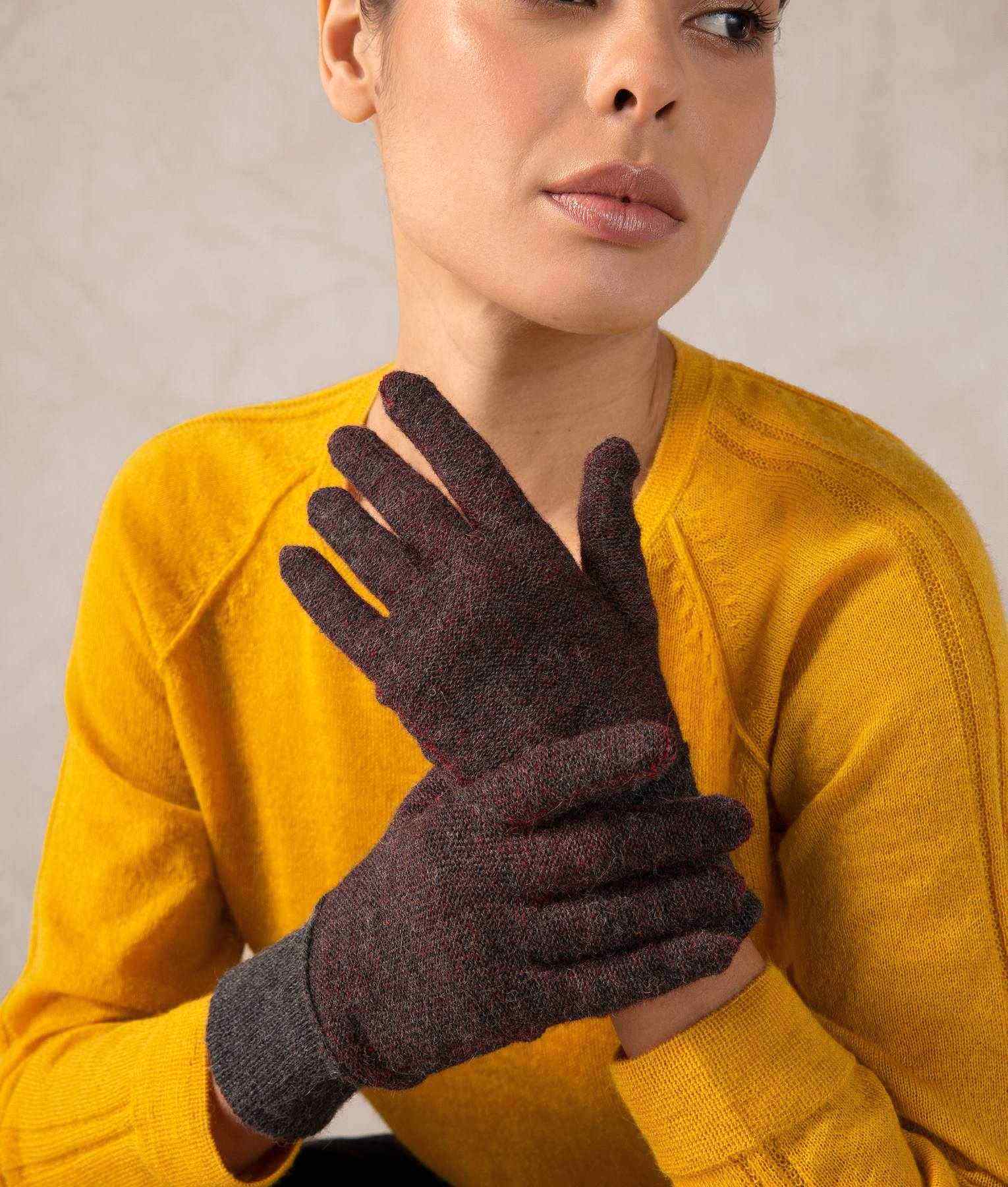 Reversible Gloves C005