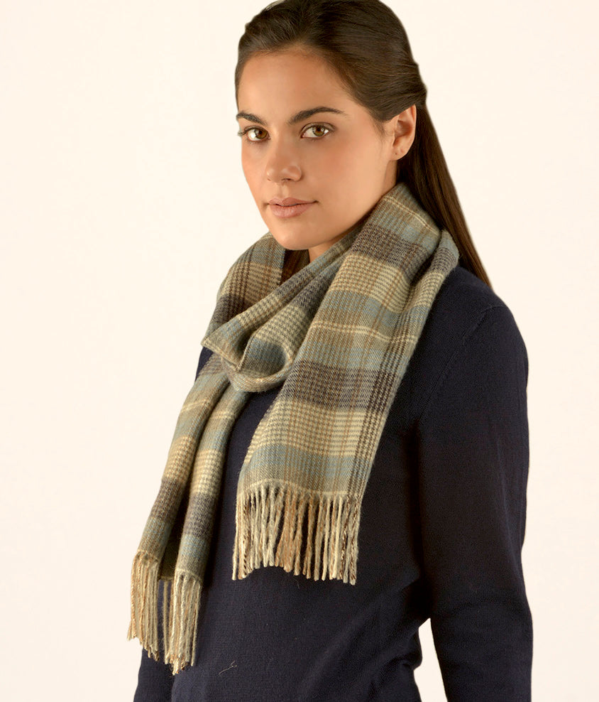 Classic tartan scarf 2 C001