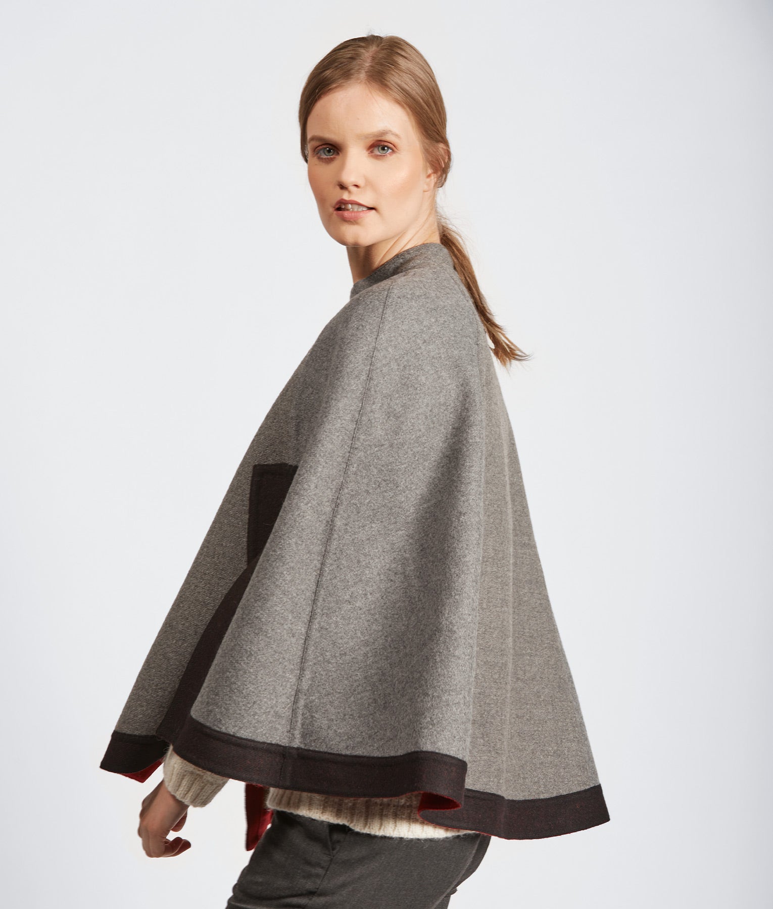 Color Blocked Reversible Cape J15172 C003